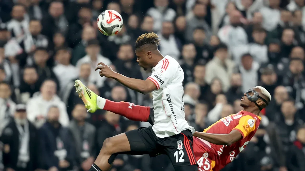 Beşiktaş ve Galatasaray'dan art arda hakem paylaşımları!