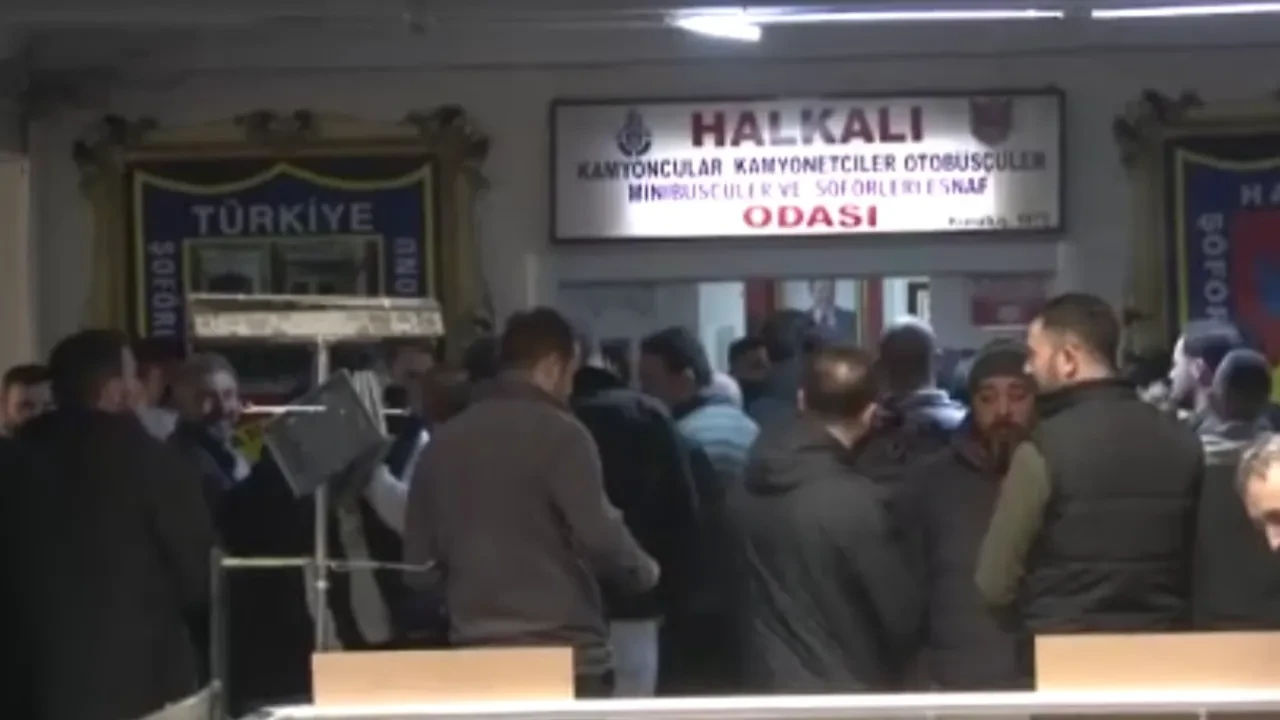 Ceza korkusuyla sıraya girdiler! Ülke genelinde APP paniği 