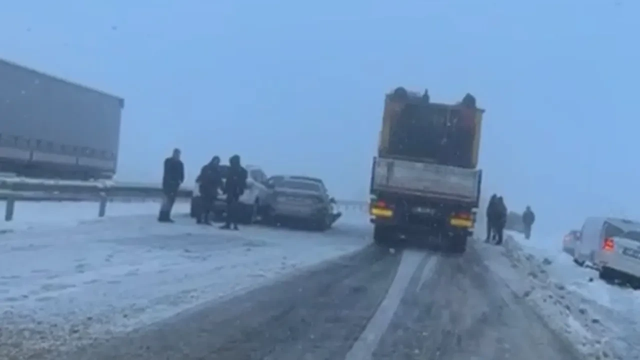 Diyarbakır'da 10 aracın karıştığı feci kaza