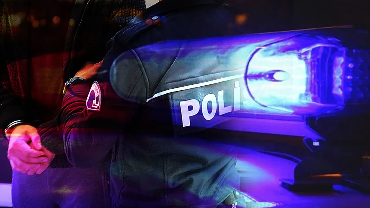 Dur ihtarına uymadı, polis aracına çarpıp kaçtı! Hem 725 bin TL ceza yedi, hem de cezaevine gönderildi