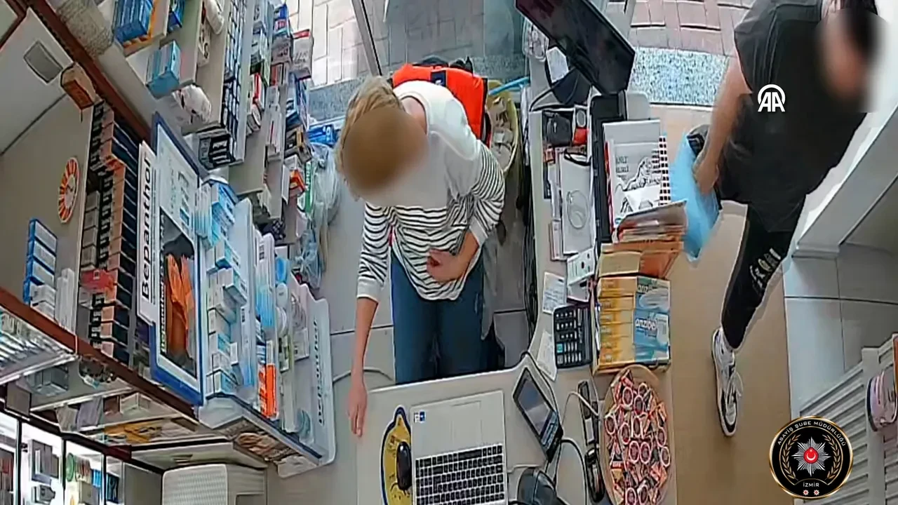 Evin küçük oğlu tüm ailesini katletti! Katliam öncesi telefonda arattıkları dehşete düşürdü