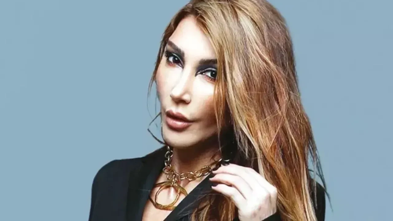 Hande Yener'e ‘Cumhurbaşkanına hakaret' ve ‘Anayasal düzeni hedef alma' soruşturması