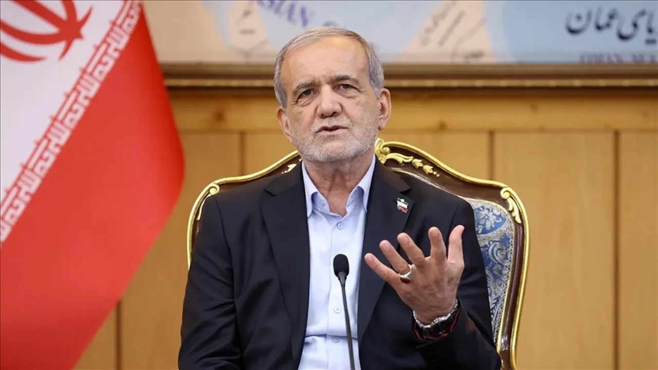 İran Cumhurbaşkanı Pezeşkiyan, bölgedeki ülkelere füze saldırısıyla ilgili konuştu! "Özür diliyorum" açıklamasından sonra bir mesaj daha