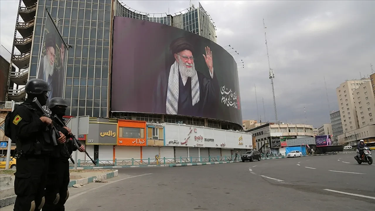 İran'da yeni lider süreci: 24 saatlik bekleyiş