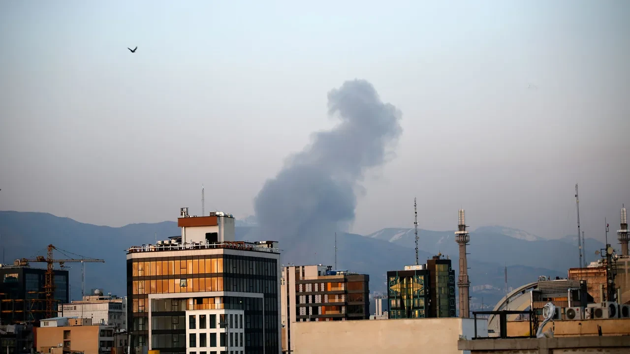 İran'dan saldırı görüntüsü paylaşanlara sert uyarı! Casuslukla yargılanacaklar