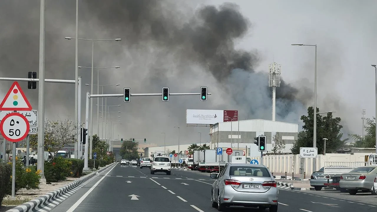 Katar Savunma Bakanlığı duyurdu: İran’dan gönderilen 10 İHA’lı saldırı dalgasından 9’u havada imha edildi