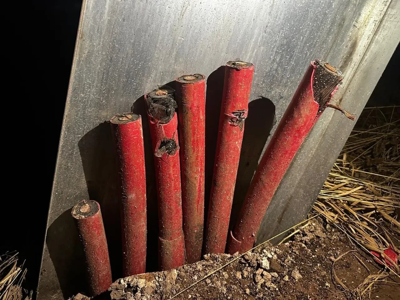 Kiralık vinçle 1 milyonluk vurgun! 300 metre uzunluğunda bakır tel çaldılar