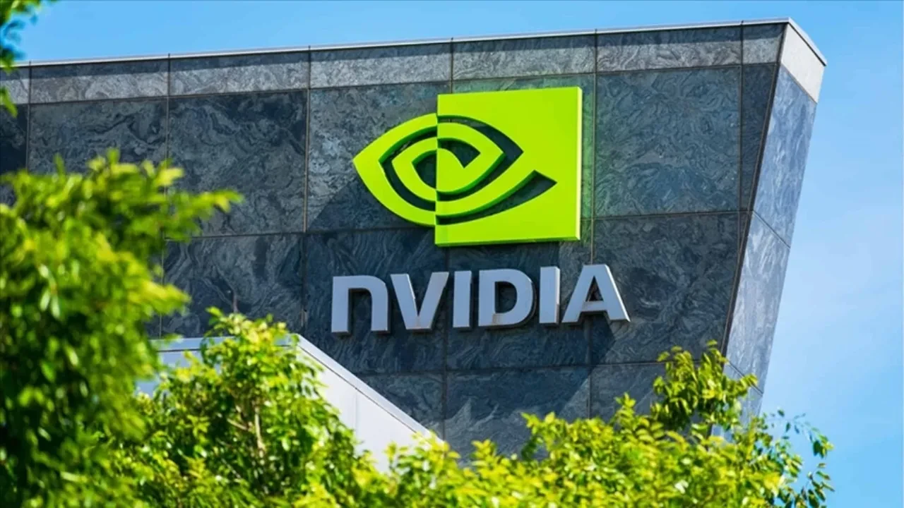Nvidia Çin için ürettiği H200 hızlandırıcıların üretimini durdurdu