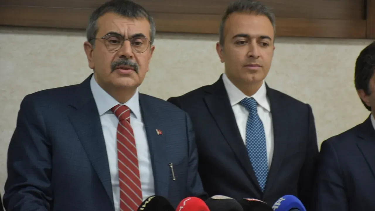 Riskli okullarda 24 saat polis görevi: Fatma Nur öğretmenin kaybı sonrası güvenlik tartışılıyor