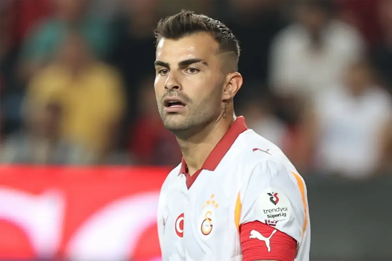 Süper Lig'de dev derbi heyecanı: 17 maçtır bileği bükülmeyen Kartal, lidere karşı! İşte Beşiktaş ve Galatasaray'ın 11'leri...