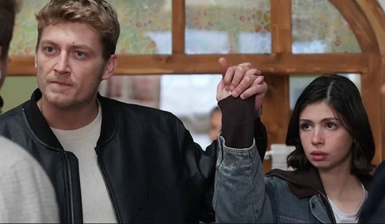 Taşacak Bu Deniz 20. bölümde izleyenleri mest eden süpriz sahne: Fadime ve İso aşkı gerçek mi oluyor? Taşacak Bu Deniz son bölümde ne oldu