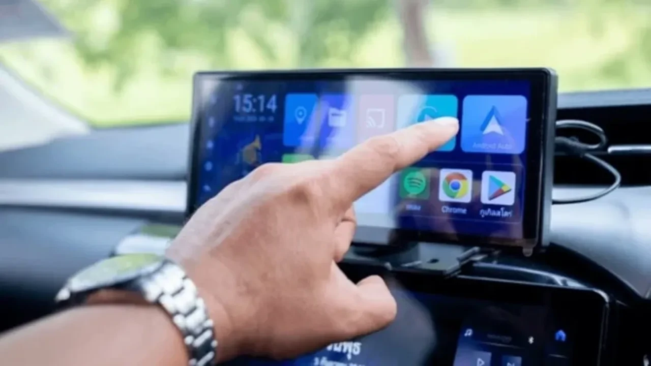 Arabalarda multimedya double teyp yasak mı şartlar neler? Car Play ve Android Auto trafik cezaları