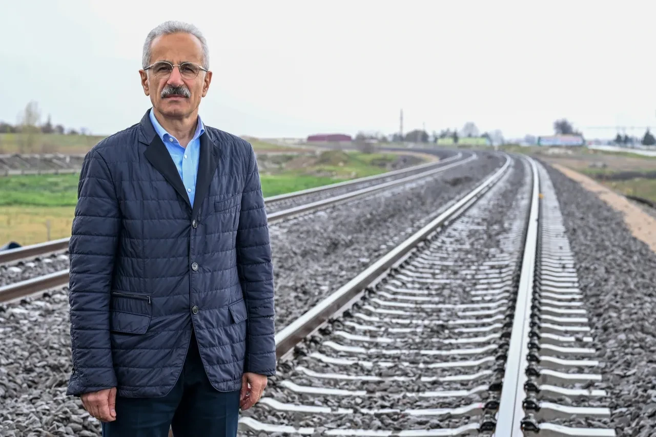 Bir ile daha hızlı tren geliyor! Bakan Uraloğlu duyurdu