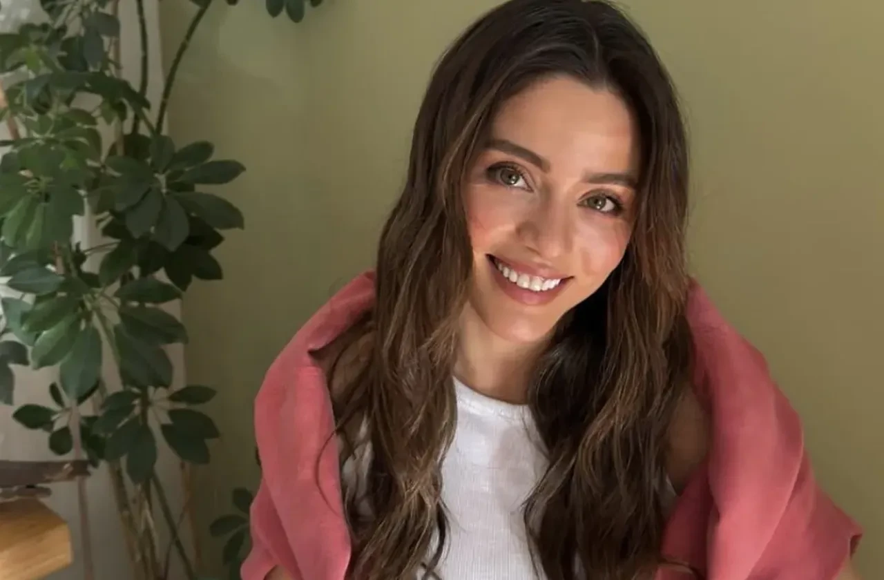 Doktor Başka Hayatta'nın Elif Ateş'i gerçekte kim? Sıla Türkoğlu kimdir, nereli, kaç yaşında? Sıla Türkoğlu ve dizileri