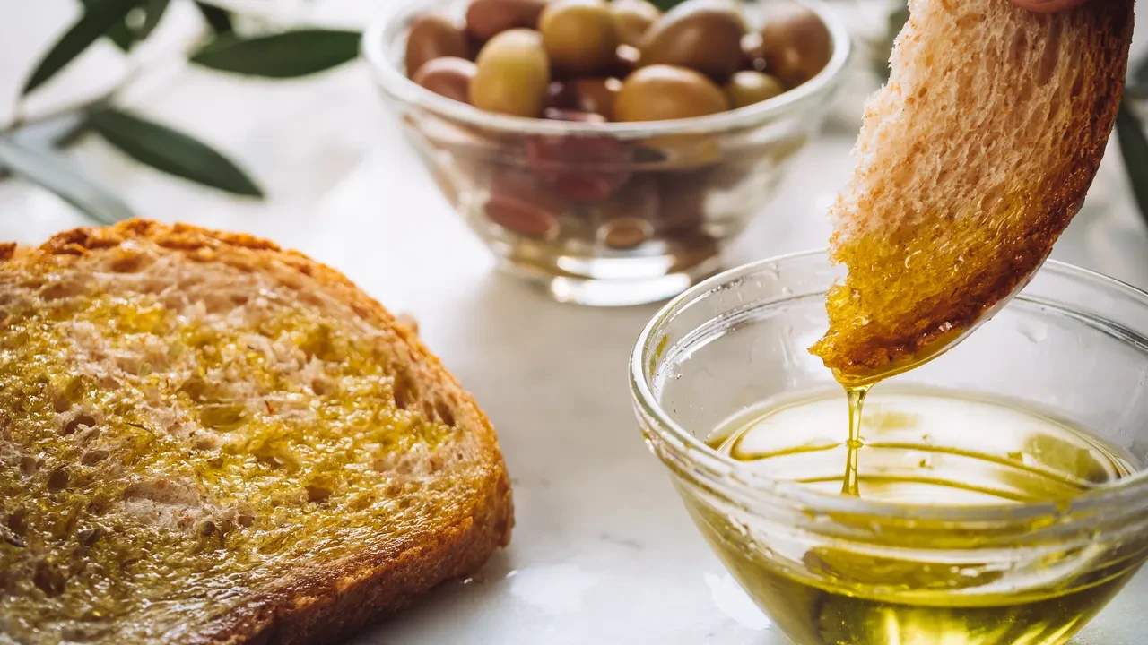 Ekmek ve zeytinyağı