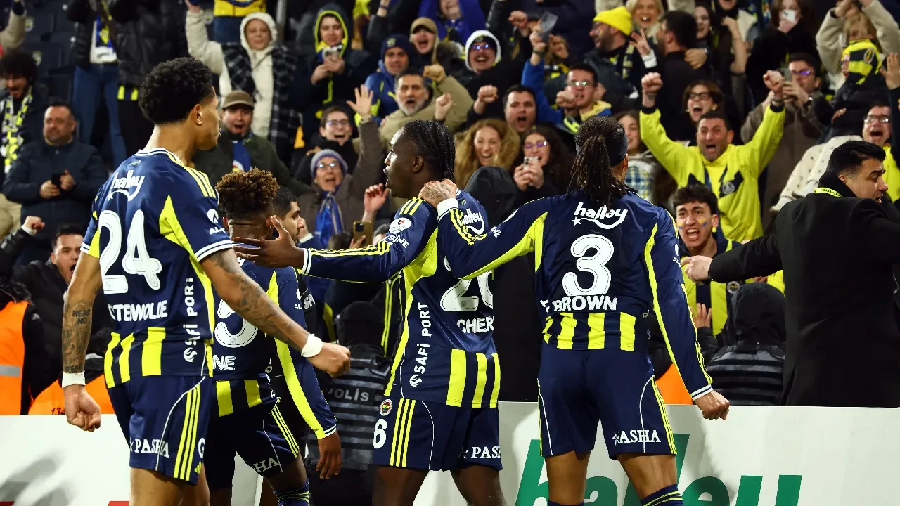 Fenerbahçe Samsunspor maçı kaç kaç bitti? Galatasaray Fenerbahçe puan farkı