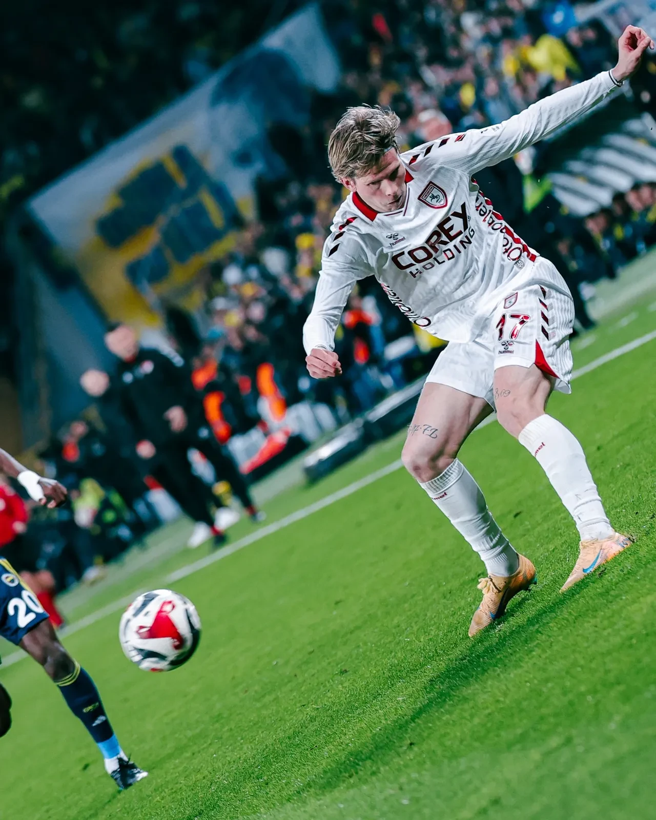 Fenerbahçe Samsunspor'a son dakikalarda karşılık verdi: Süper Lig'deki gol düellosunda sürpriz galibiyet!