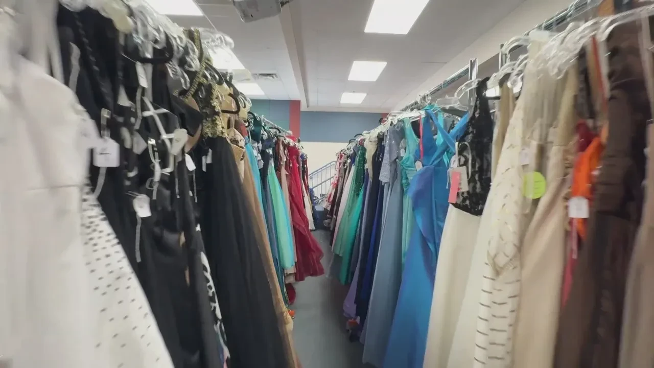 Giysilerin etiketindeki o küçük kumaş parçasının aslında "yama" için konmadığını biliyor muydunuz? Gerçek amacını duyunca çok şaşıracaksınız