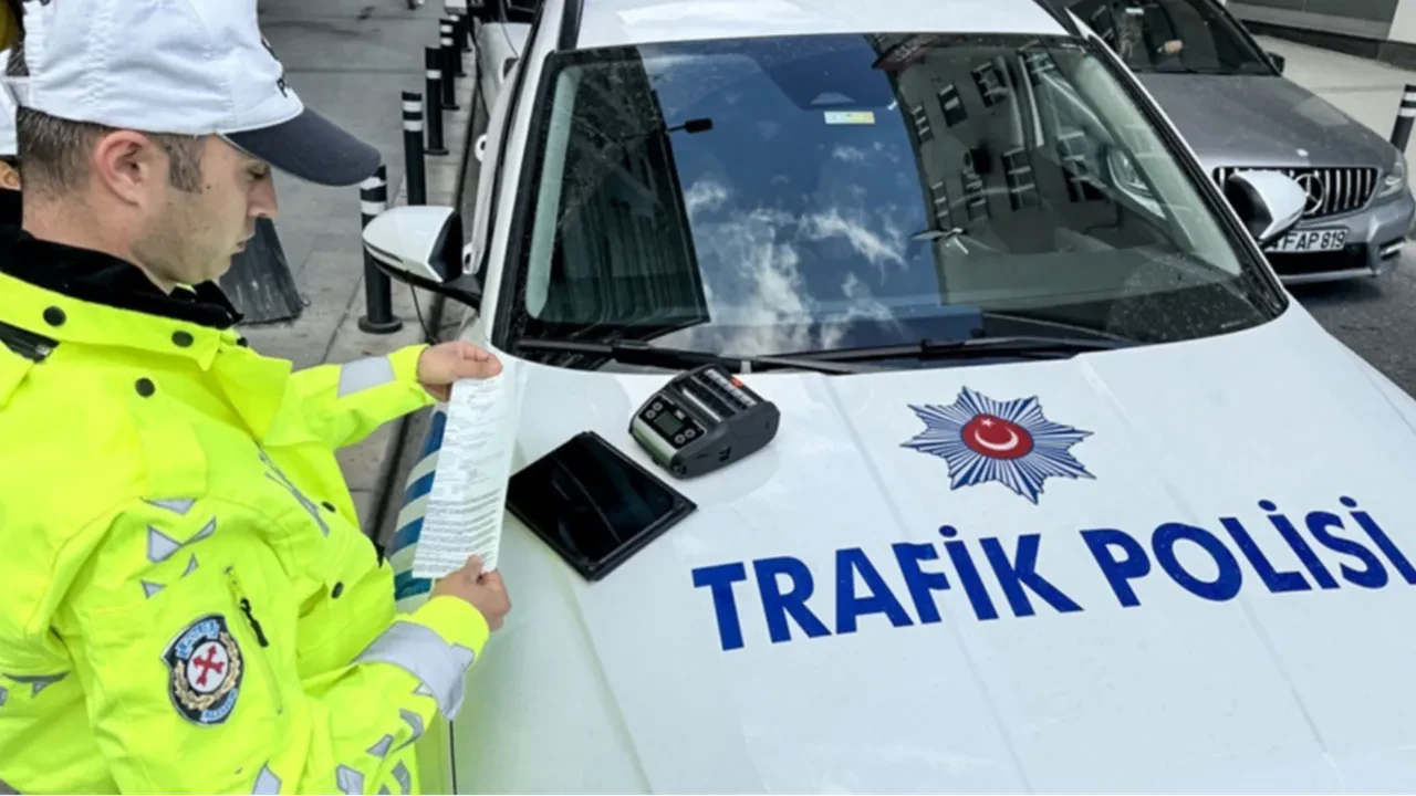 EHLİYETİNE 5 KEZ CEZA ALAN SÜRÜCÜ PSİKİYATRİ MUAYENESİNDEN GEÇECEK