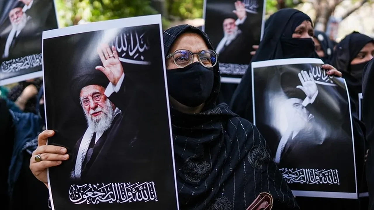 İran'ın yeni dini lideri Mücteba Hamaney oldu