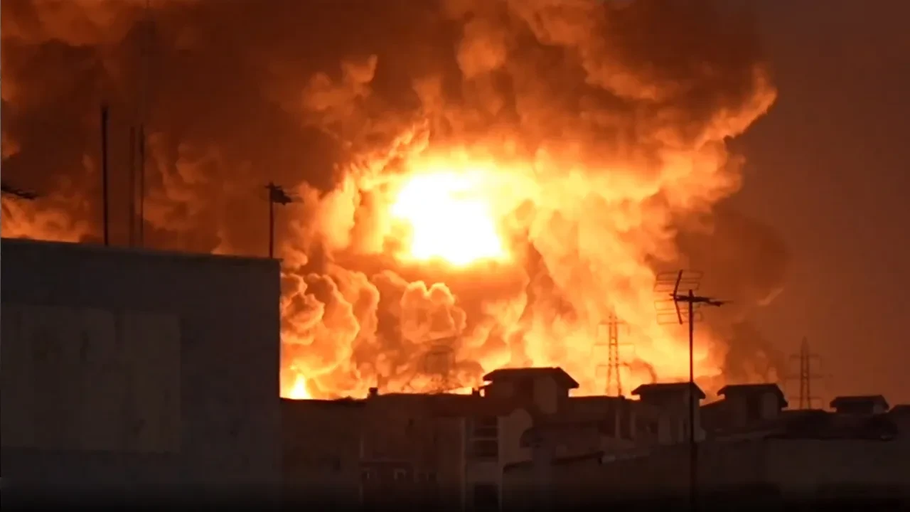 İsrail Tahran'da petrol tesisini bombaladı! İran Hayfa'da misilleme yaptı