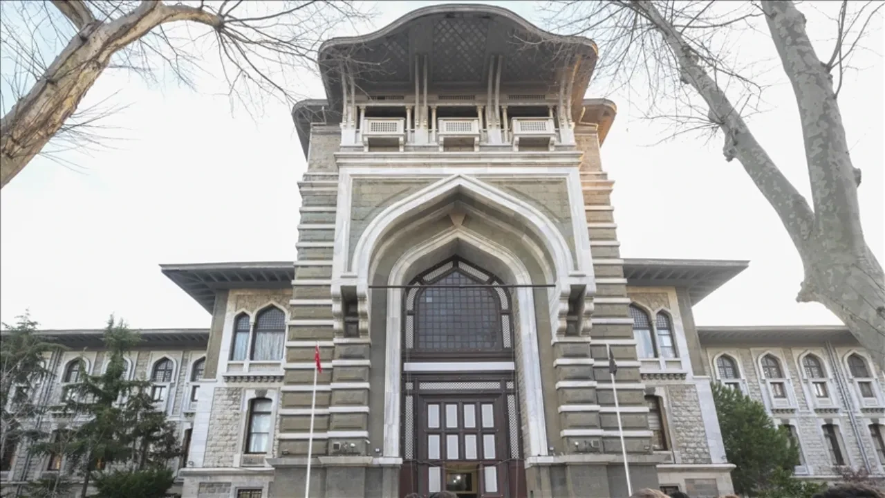 İstanbul Erkek Lisesindeki şiddet olayı yönetimi vurdu: Müdür ve yardımcıları görevden alındı