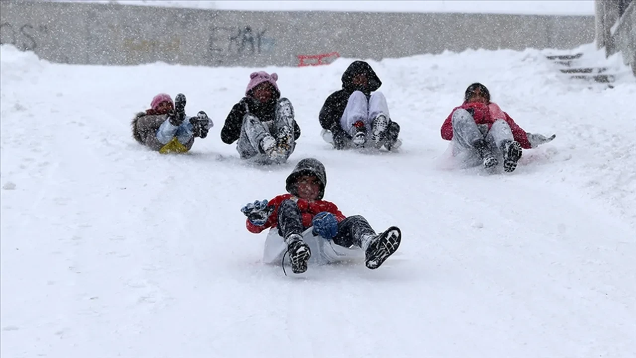 Ordu'nun iki ilçesinde eğitime kar molası