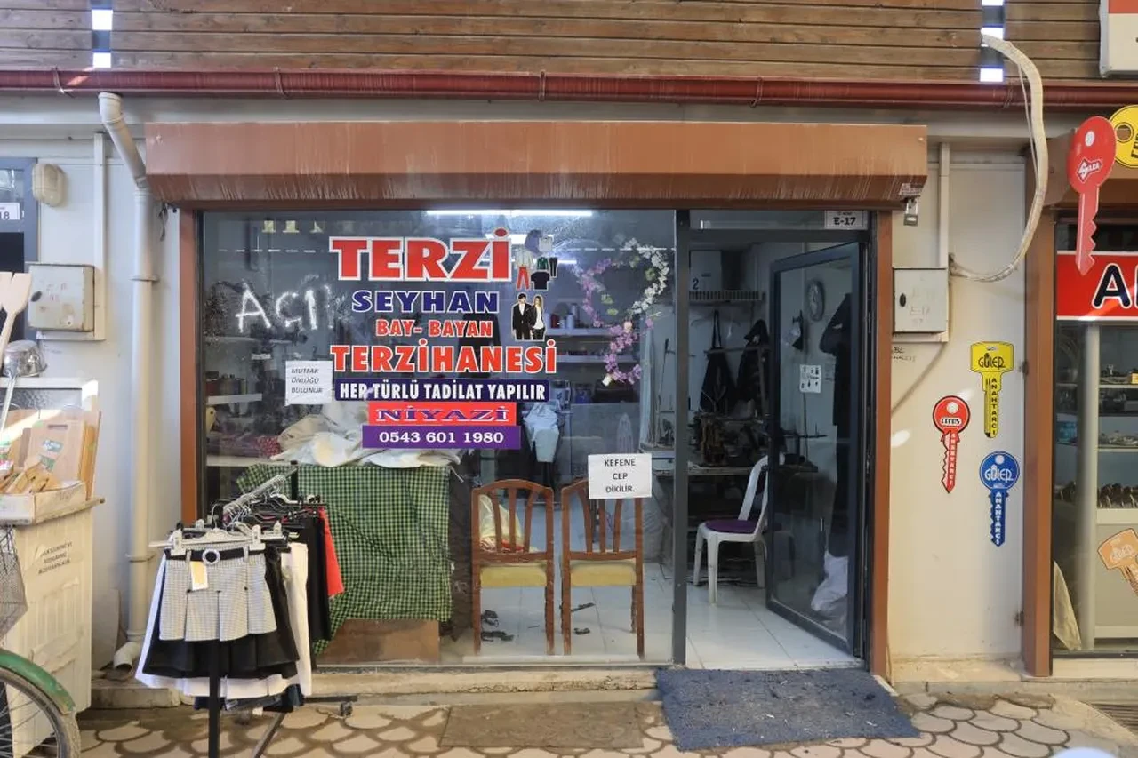 Pazarlıktan bıkan terziden cimrilere gönderme! 'Kefene cep dikilir'