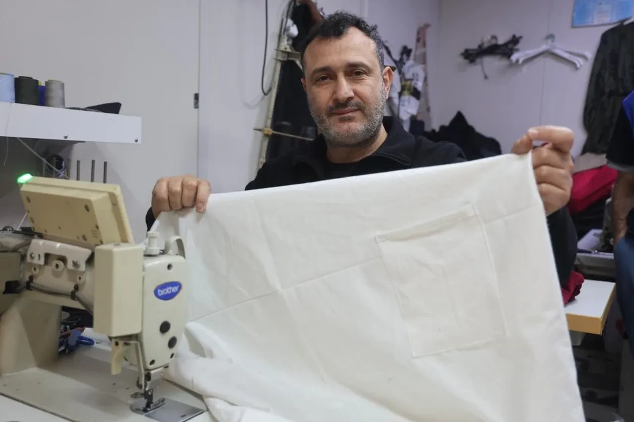 Pazarlıktan bıkan terziden cimrilere gönderme! 'Kefene cep dikilir'