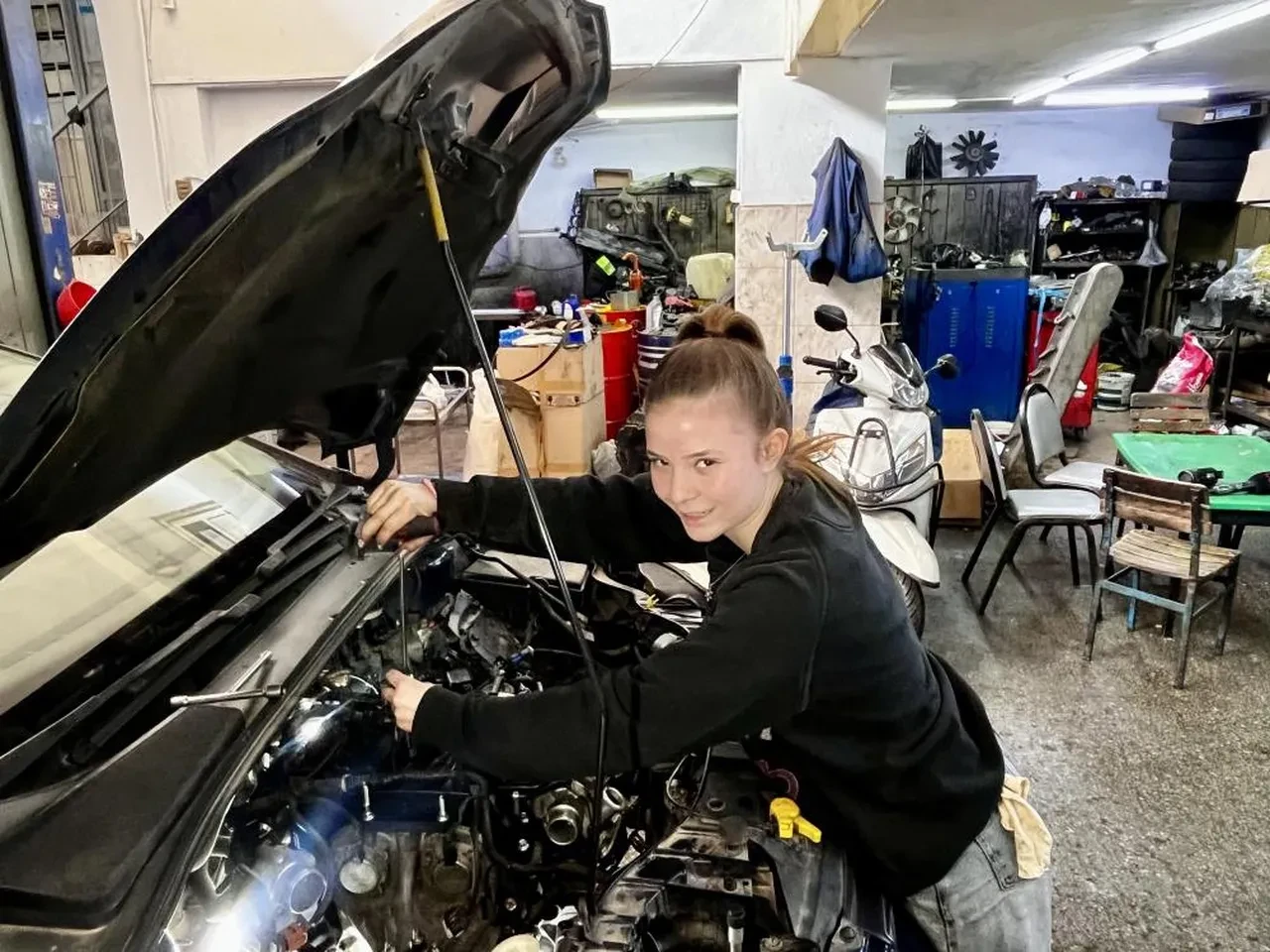 Sanayinin 17 yaşındaki kadın ustası: Antalyalı Selen, baba mesleğini devraldı, şanzıman söküp takıyor!