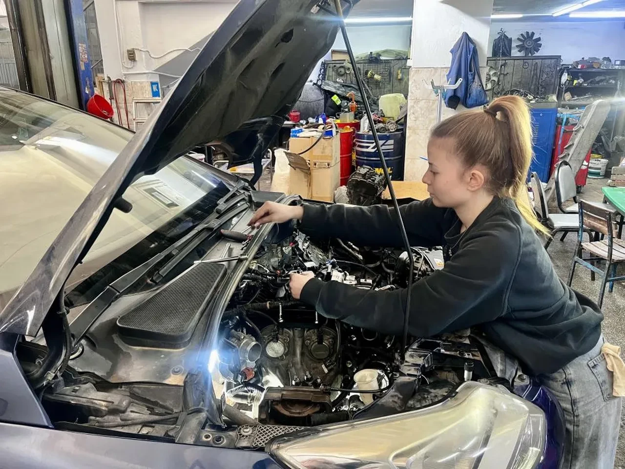 Sanayinin 17 yaşındaki kadın ustası: Antalyalı Selen, baba mesleğini devraldı, şanzıman söküp takıyor!