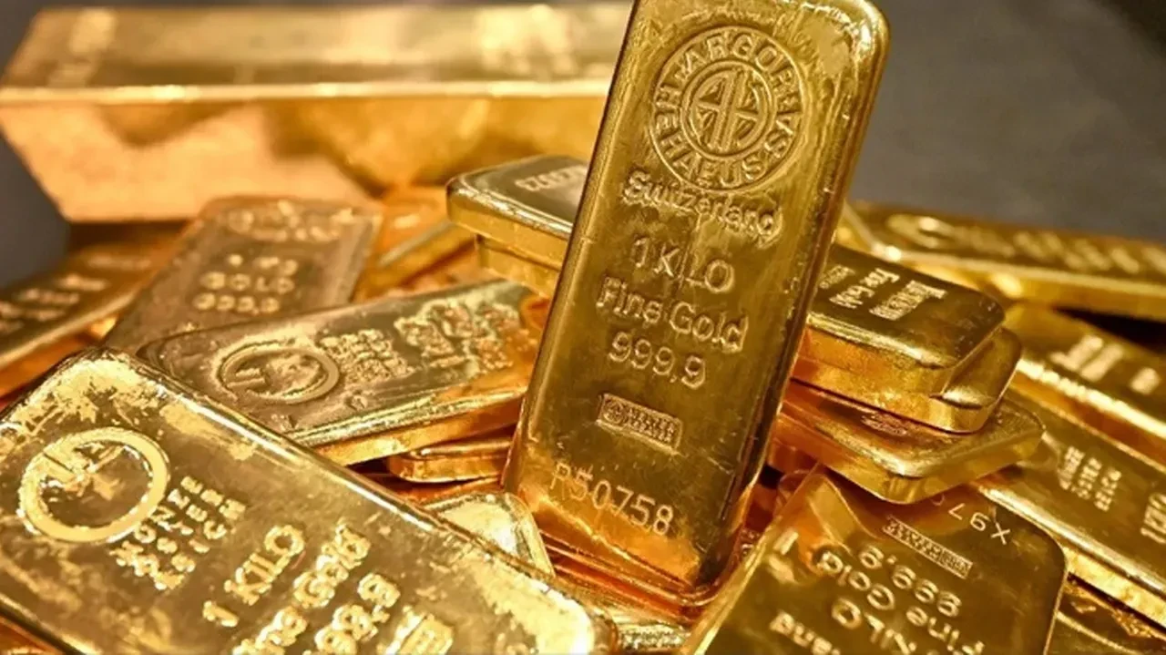 Altın sert düştü, dev bankalar peş peşe ons başına fiyat verdi! Yatırımcılara kritik alım önerisi