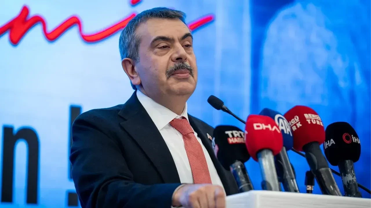 Ara tatil kalkacak mı? Bakan Tekin'den iddialara net cevap