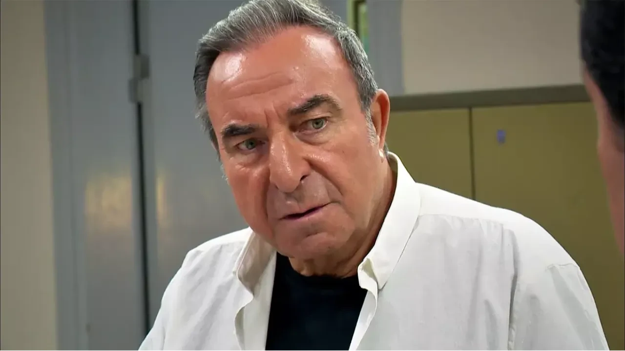 Arka Sokaklar dizisinin 'Rıza Baba'sı Zafer Ergin'den üzen haber! Eşi açıklama yaptı