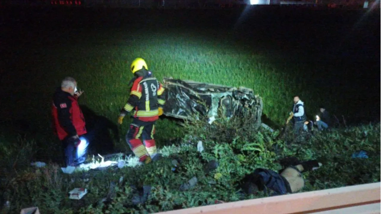 Balıkesir'de otomobil şarampole uçtu: 1 ölü, 5 yaralı