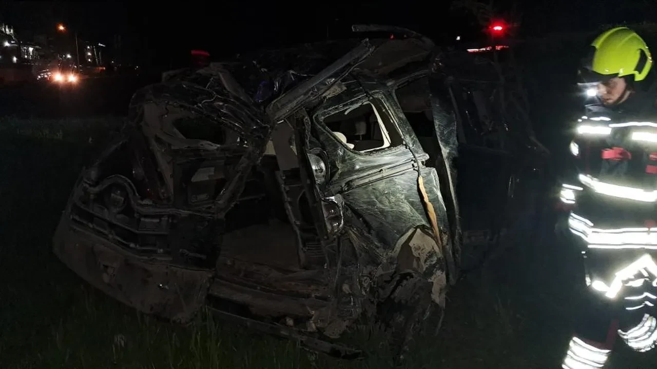 Balıkesir'de otomobil şarampole uçtu: 1 ölü, 5 yaralı