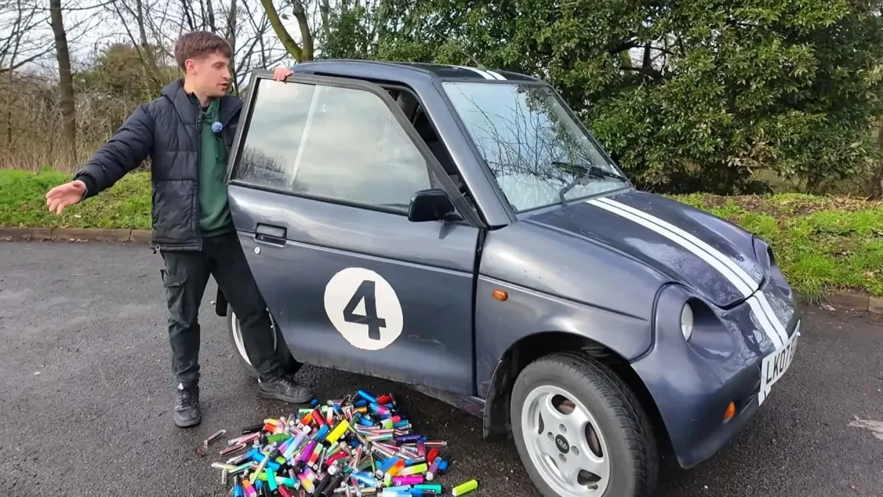 Çöpe giden 500 elektronik sigara ile otomobil pili yaptı: Saatte 64 kilometre hıza ulaşıyor