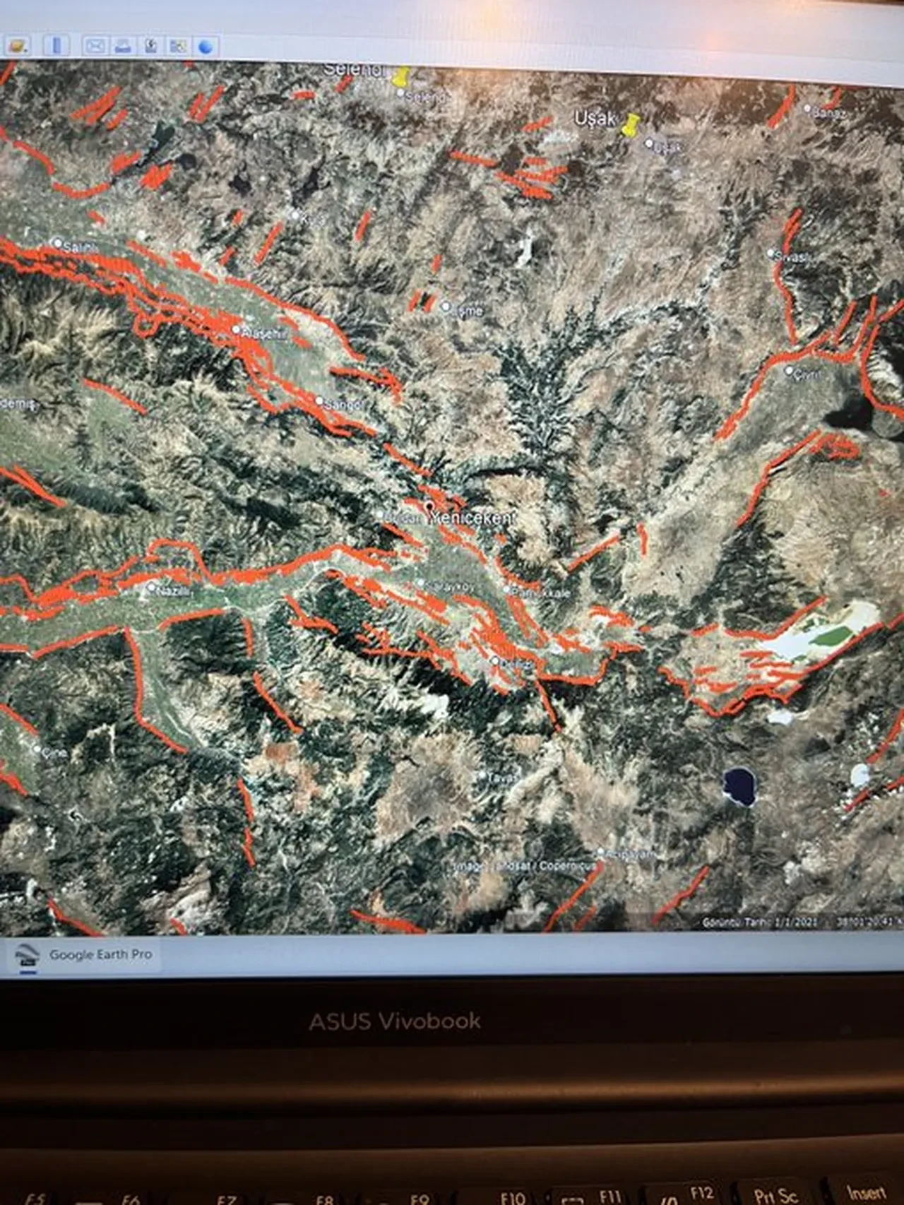 Denizli sallanmaya devam ediyor! Buldan'da 4.2 büyüklüğünde deprem! Prof. Naci Görür'den açıklama geldi