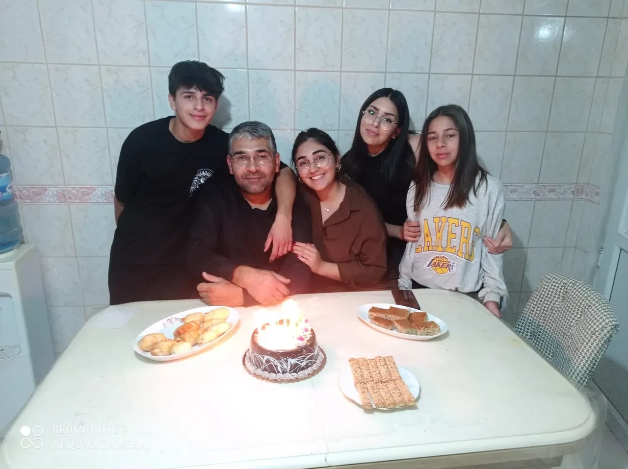 Eşinin mezarından yıllardır aradığı kızı çıktı: Depremde tüm ailesini kaybeden babanın umutlu bekleyişi acıyla son buldu