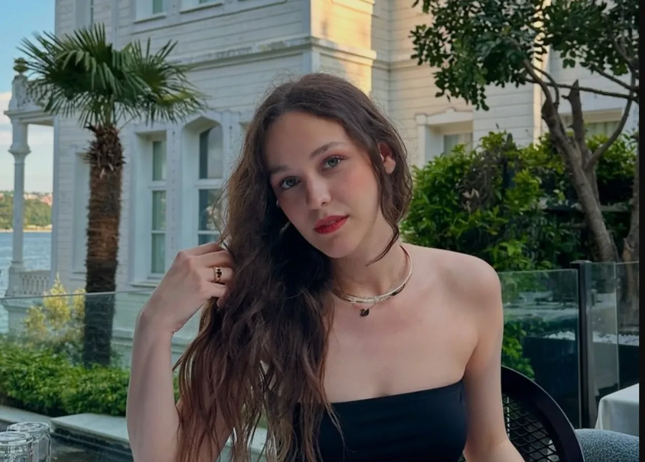 Eşref Rüya'da şok eden veda: Eşref Rüya’nın Ceren’i Gökçem Çoban diziden ayrılıyor!