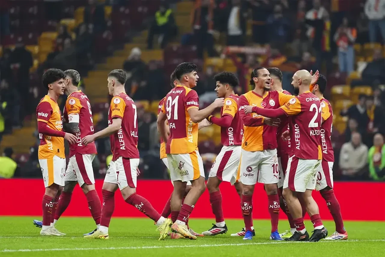 Galatasaray’da Osimhen alarmı! Liverpool maçı öncesi 7 isim uçurumun kenarında