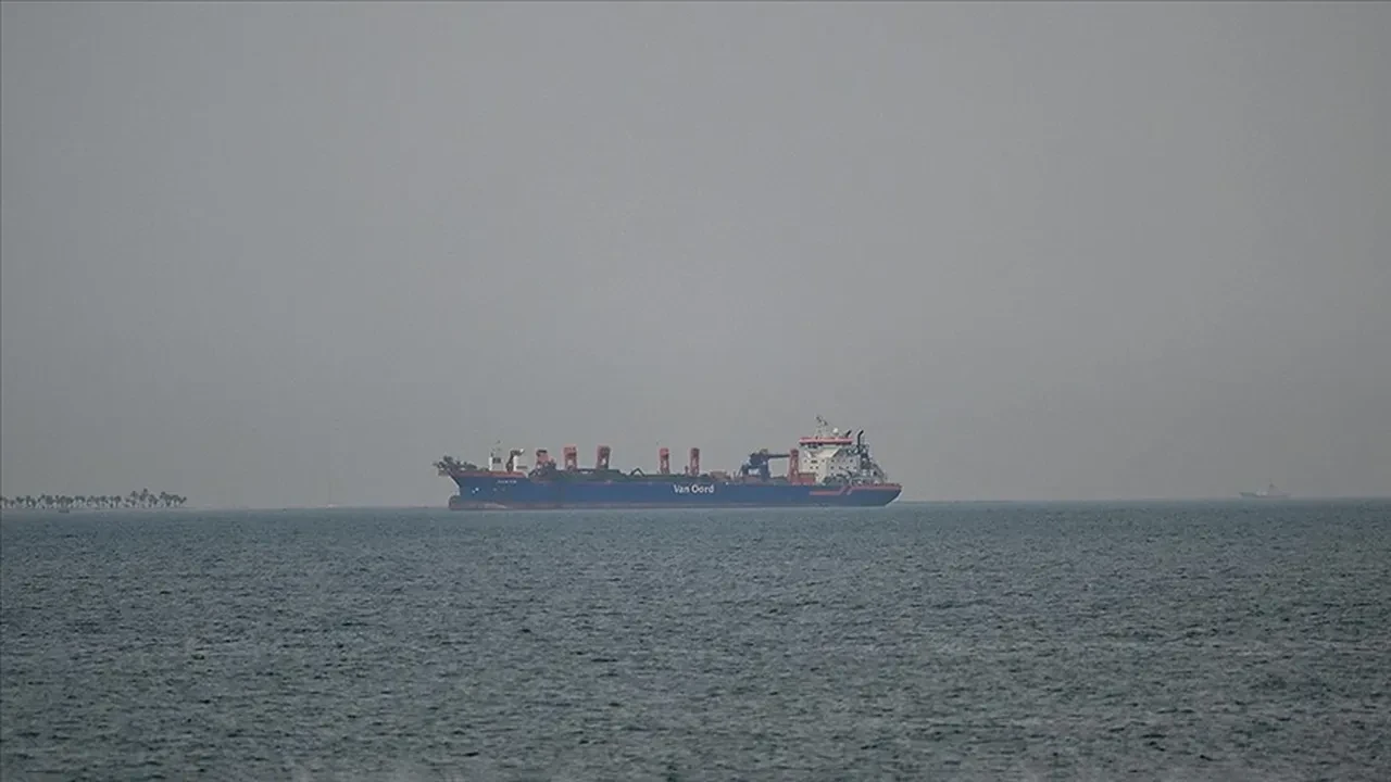 İran'dan Hürmüz Boğazı açıklaması! "Güvenliğin sağlanması mümkün değil"