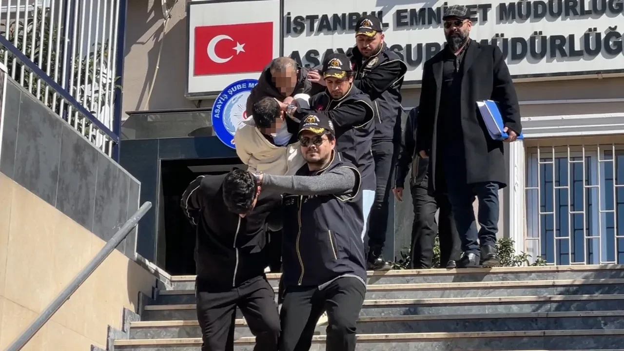 Kadıköy'de 1 milyon TL'lik soygun! Ev sahibi ve bakıcısını bağladılar