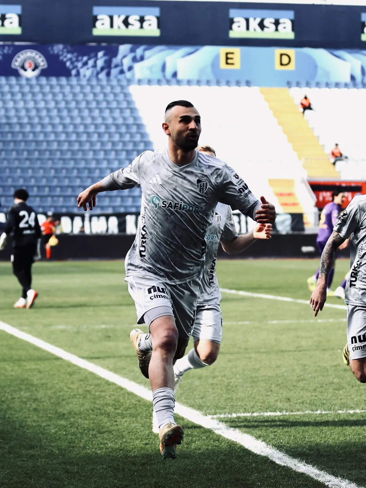 Kocaelispor İstanbul deplasmanından 3 puanla döndü!