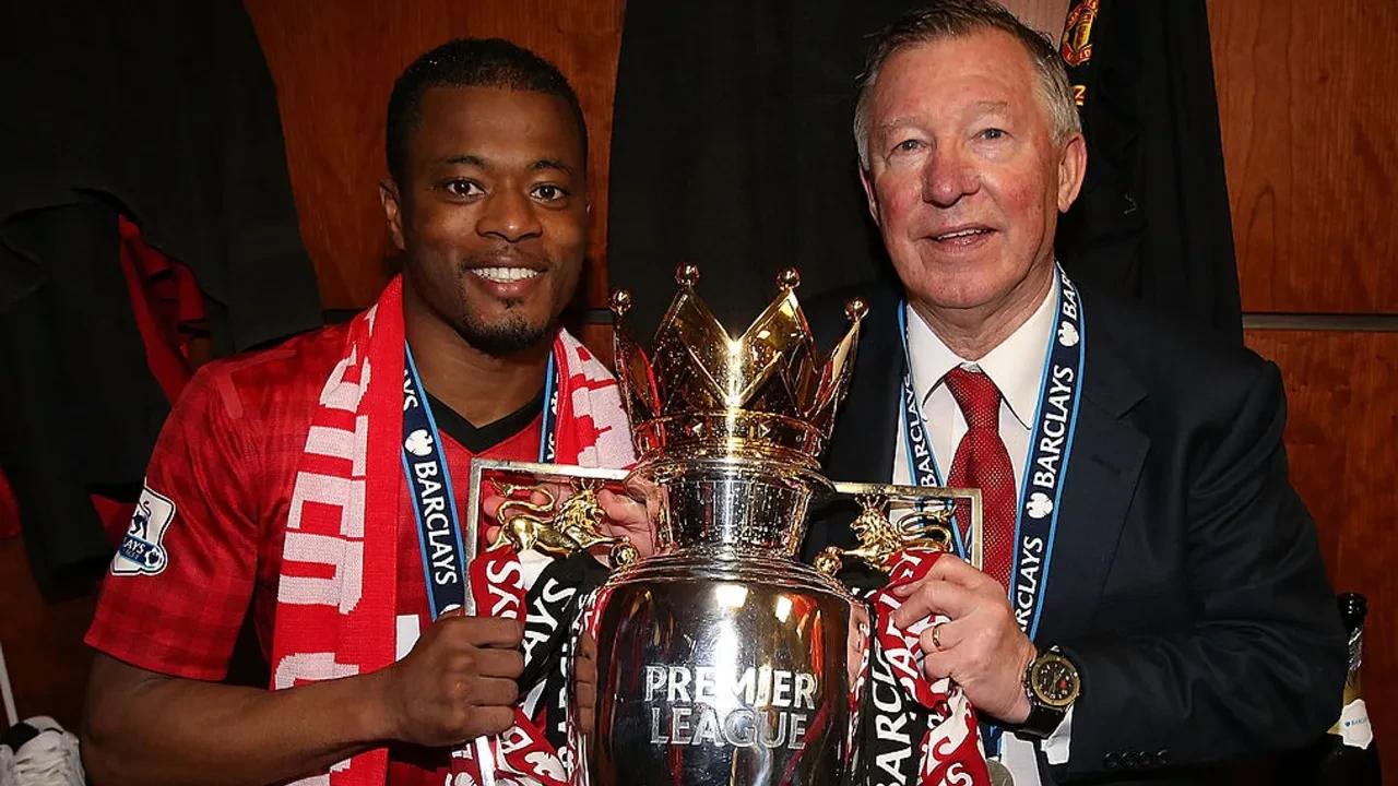 Manchester United gündemine Patrice Evra eleştirisi: Eski takım arkadaşları hakkında sert konuştu!