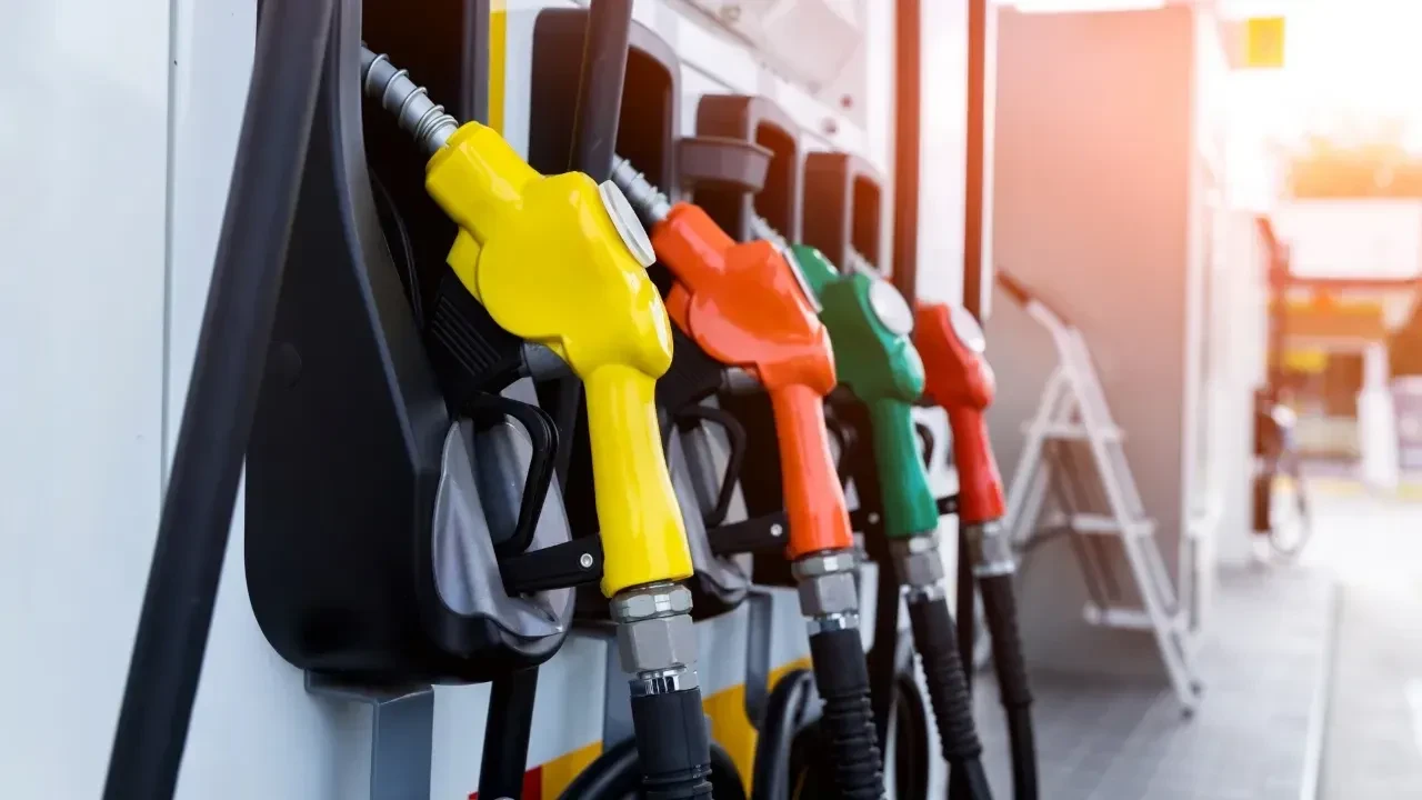 Motorine zam var mı, kaç lira olacak? 9 Mart benzin, motorin güncel akaryakıt fiyatları