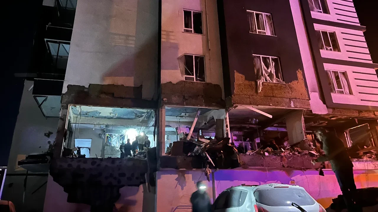 Niğde'de apartmanda doğal gaz patlaması! Çok sayıda yaralı var