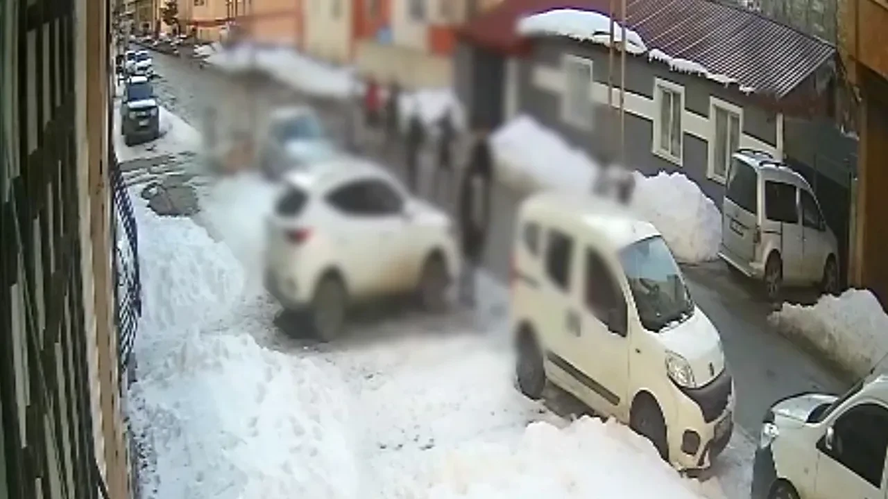 Taşlı ve sopalı kavganın görüntüleri ortaya çıktı