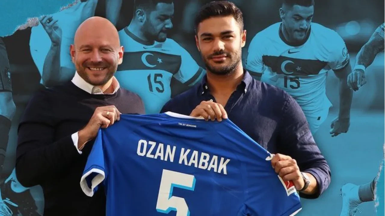 Transfer gündemindeki Ozan Kabak'tan samimi açıklamalar: "Galatasaray-Liverpool eşleşmesini takip edeceğim"