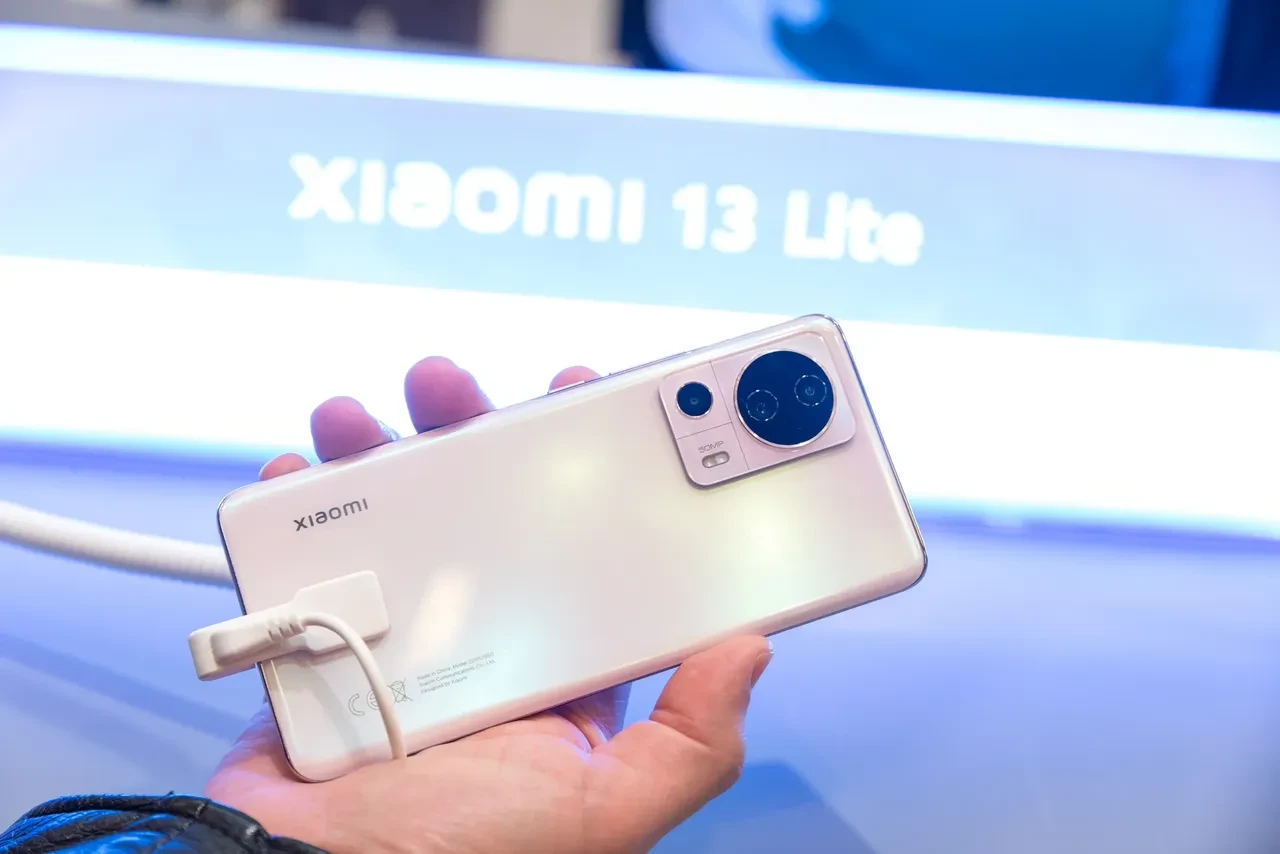 Xiaomi 13 Lite için yolun sonu göründü: HyperOS 3 dağıtıma çıktı